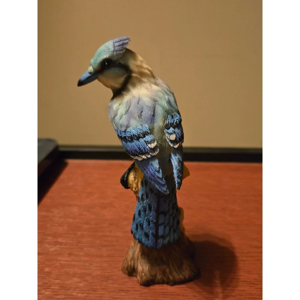 Blue Jay Bird Figurine on Tree Stump Nature Decor Sculpture M305506